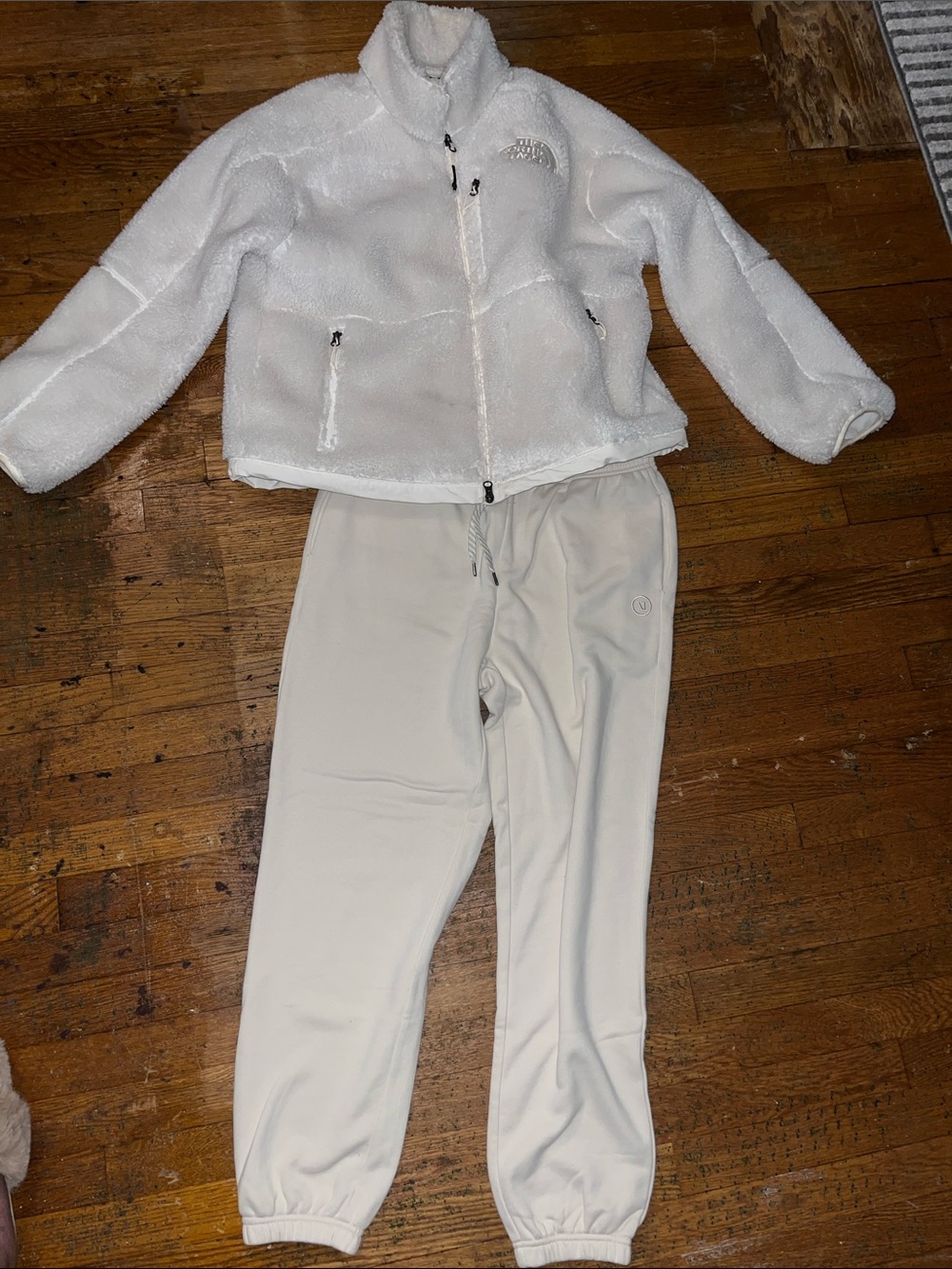 2 Items (L) - The North Face Teddy Sherpa Jacket & Vuori Sedona Sweatpants